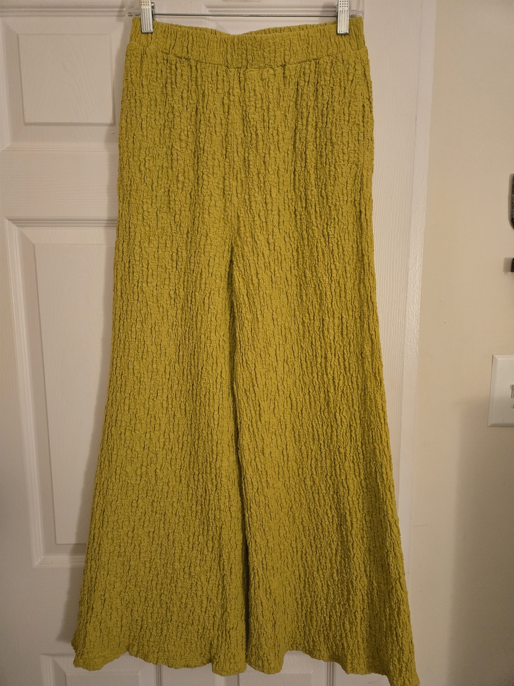 Textured Sleeveless Top & Wide-Leg Pants Set - Yellow - Picture 5 of 6